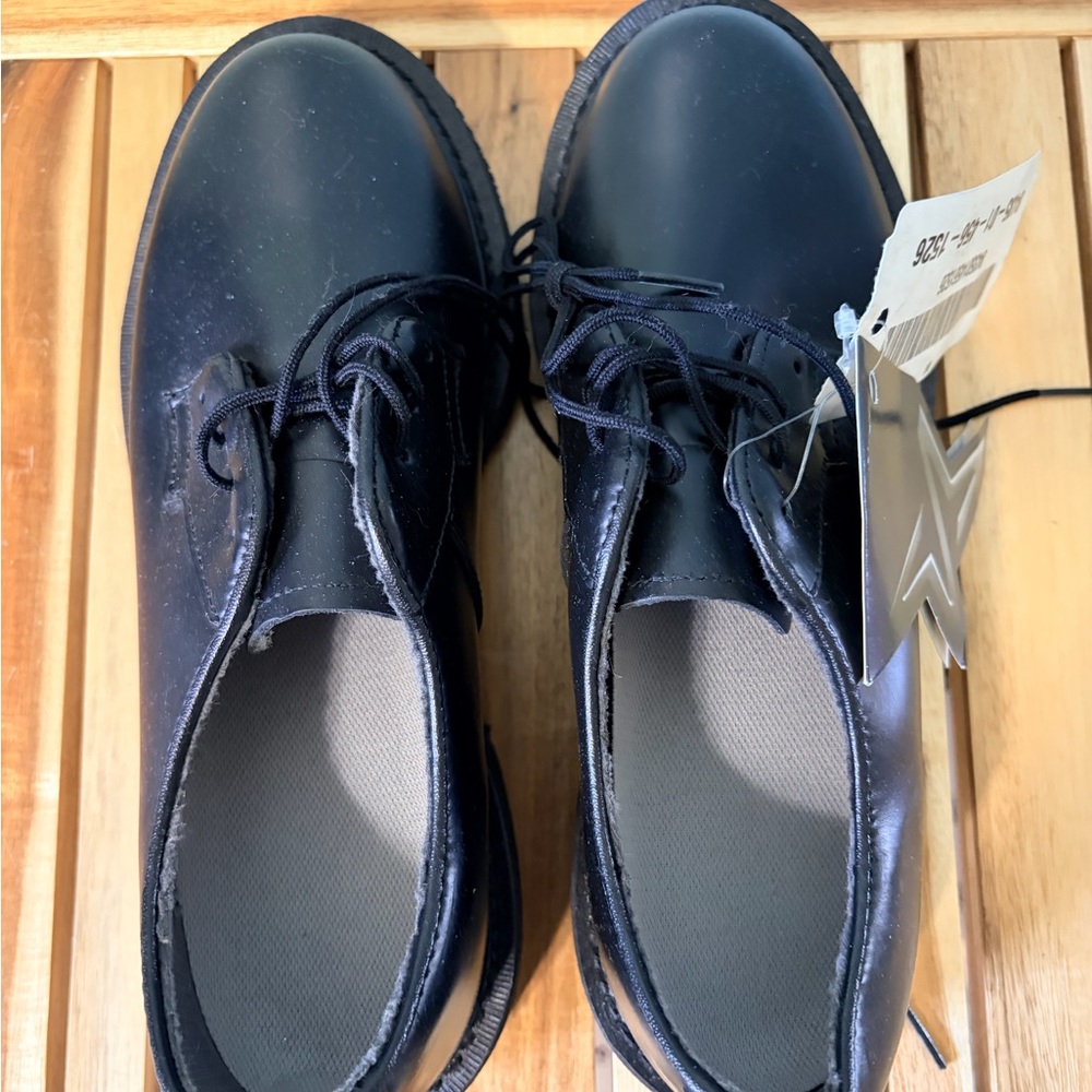 Wellco Women's Black Oxford Uniform Shoes 8M Leather Vibram Sole USA